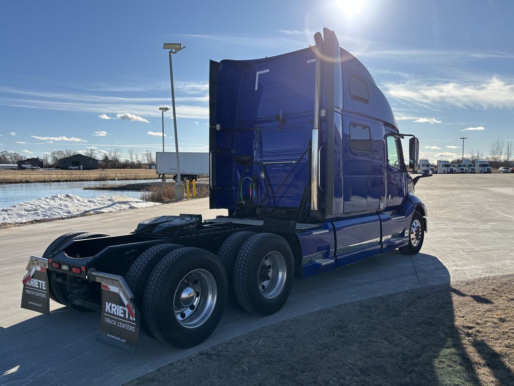 2020 VOLVO VNL64T860 V216114U - image 5 of 6