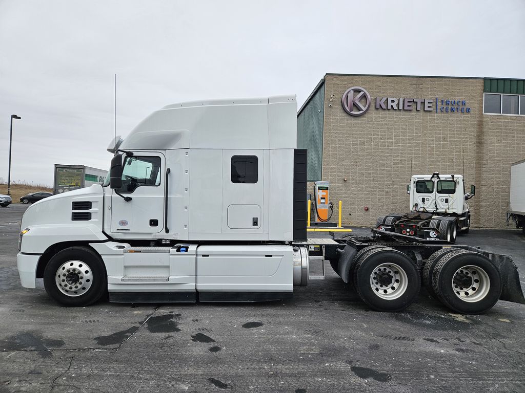 2022 MACK AN64T MAC30035U - image 2 of 6