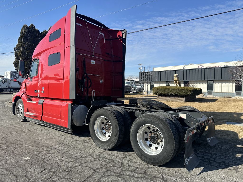 2022 VOLVO VNL64T760 V296878U - image 3 of 6