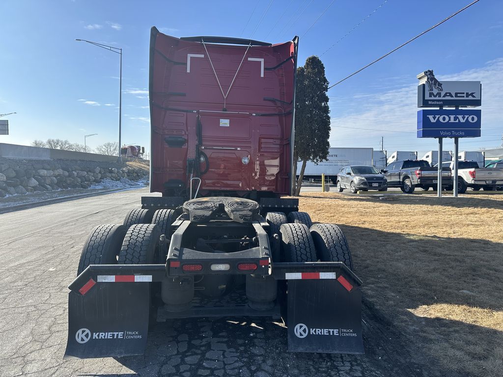 2022 VOLVO VNL64T760 V296878U - image 4 of 6