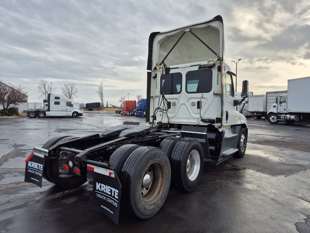 2016 FREIGHTLINER CASCADIA 125 FR3664U - image 5 of 6