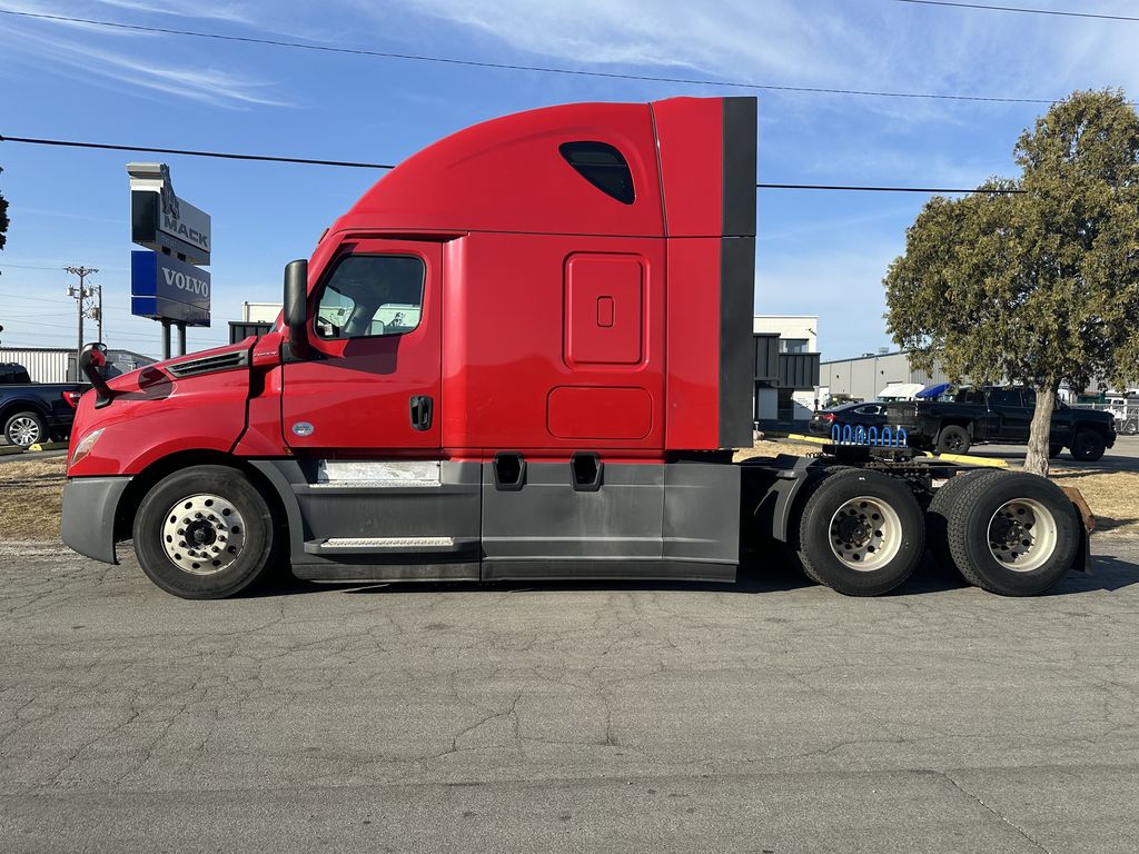 2020 FREIGHTLINER CASCADIA 126 FR7979 - image 2 of 6