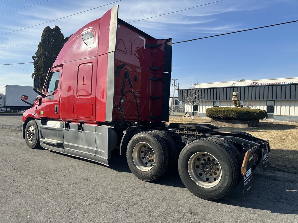 2020 FREIGHTLINER CASCADIA 126 FR7979 - image 3 of 6