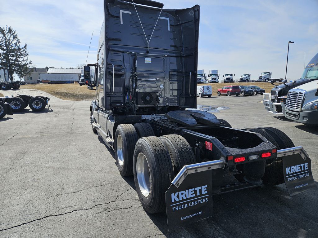 2020 VOLVO VNL64T760 V228682U - image 3 of 6