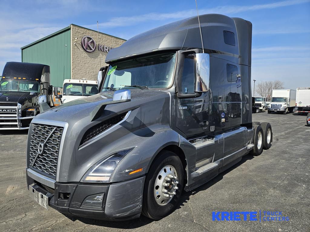 2020 VOLVO VNL64T760 V228682U - image 1 of 6