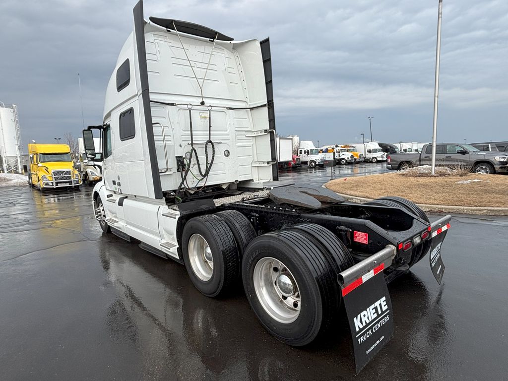 2023 VOLVO VNL64T860 V609410U - image 3 of 6