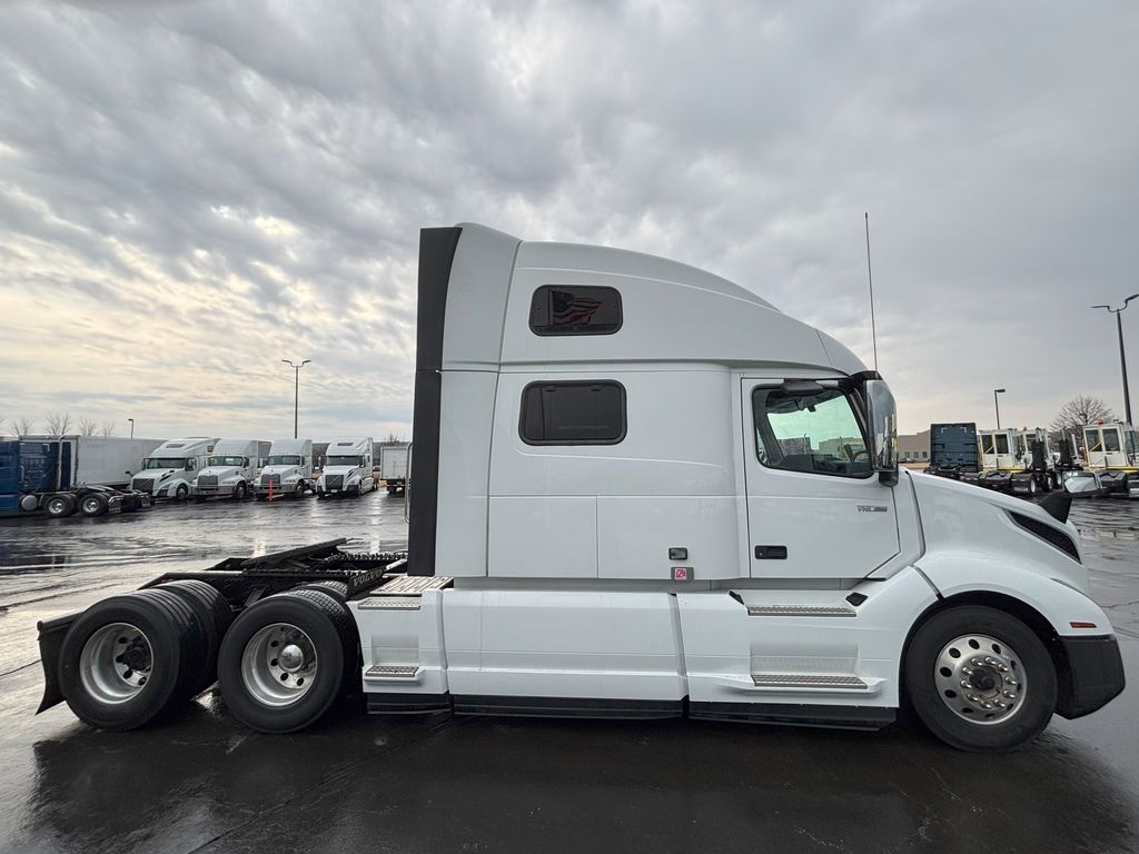 2023 VOLVO VNL64T860 V609410U - image 6 of 6