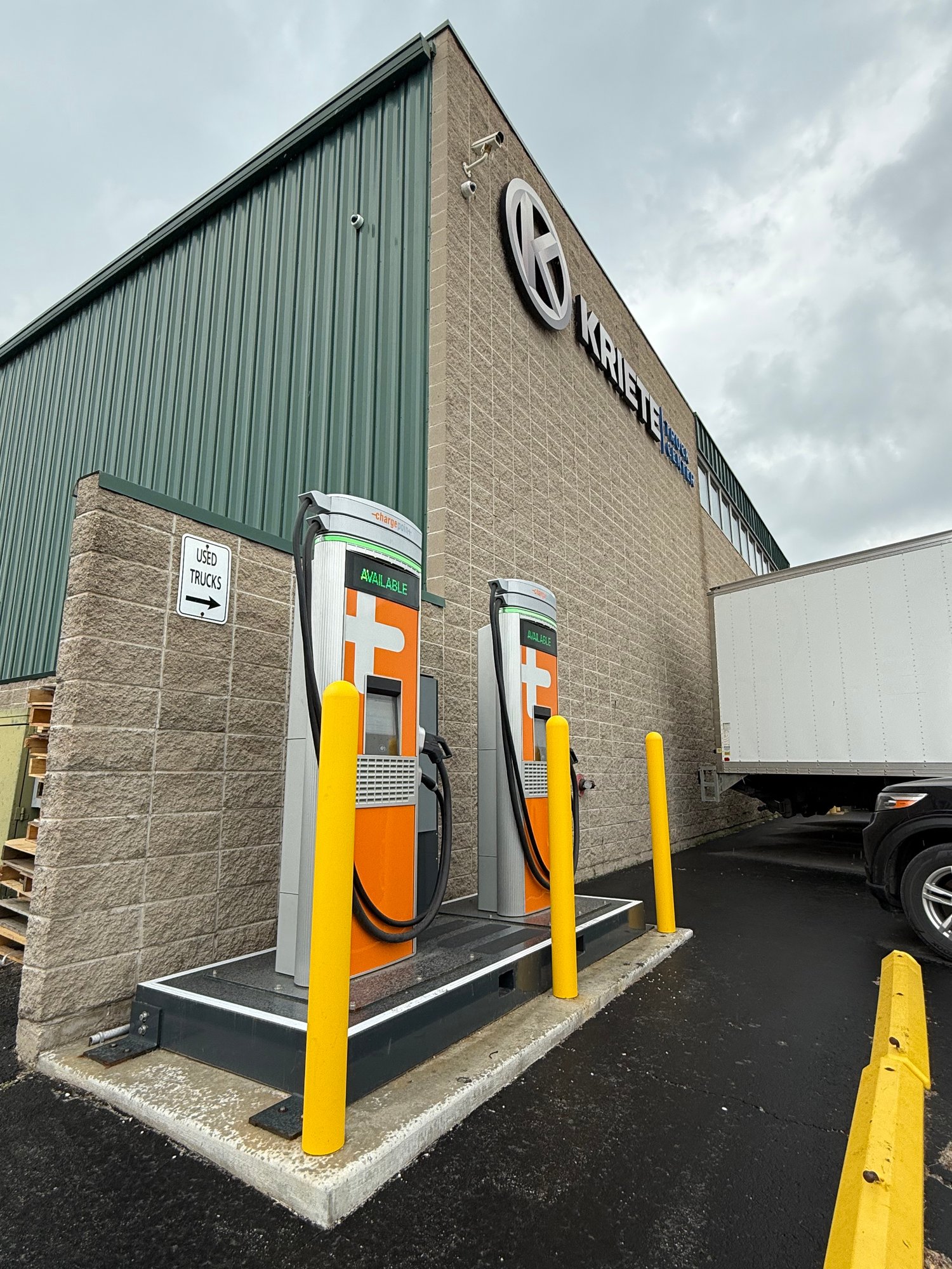 Kriete Truck Center - Green Bay - BEV Charging Stations