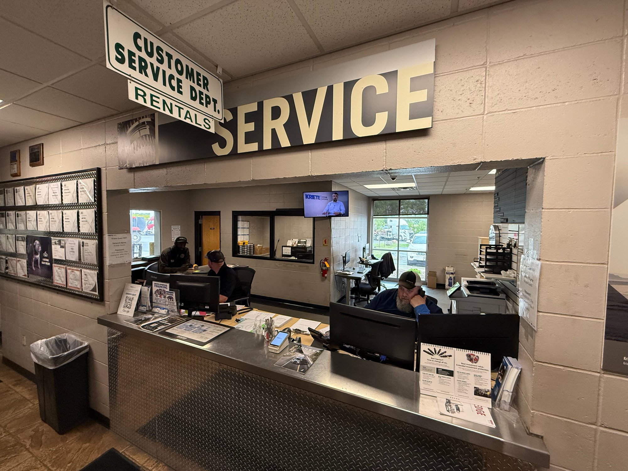 Kriete Truck Center - Green Bay - Service Department