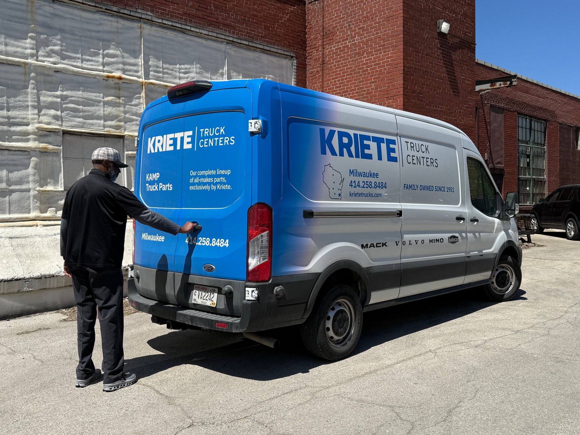 Kriete Truck Center - Milwaukee - Parts Delivery Van