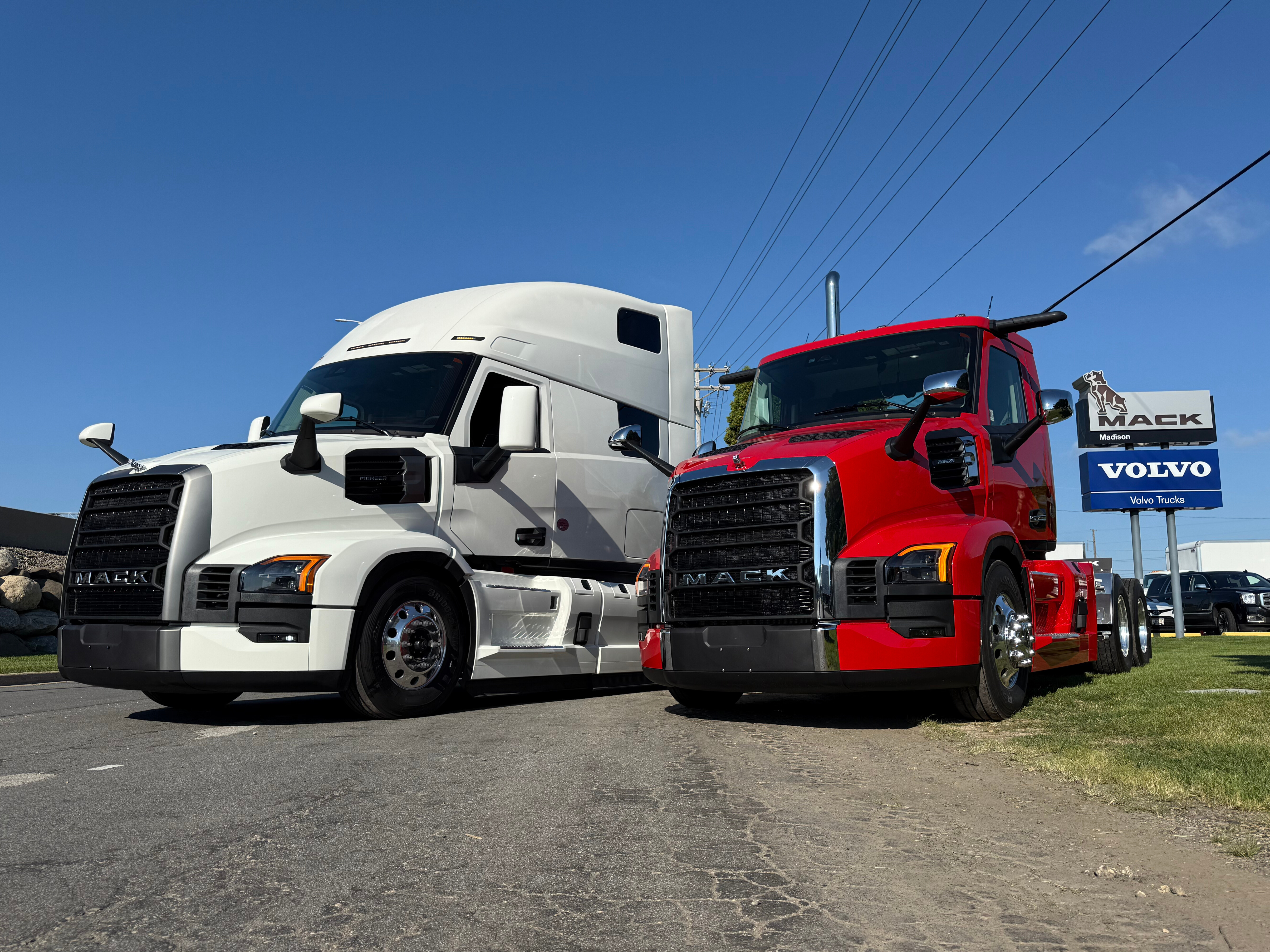 Mack Pioneer Photo