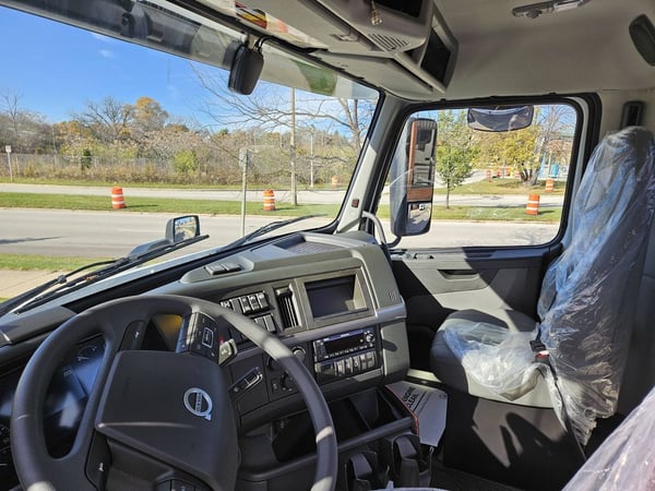 Slide images of 2025 VOLVO VNR64T300