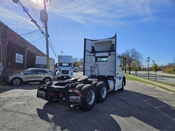 Slide images of 2025 VOLVO VNR64T300 