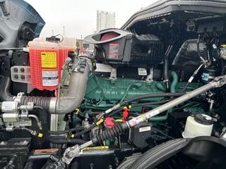 Slide images of 2025 VOLVO VNL64T860