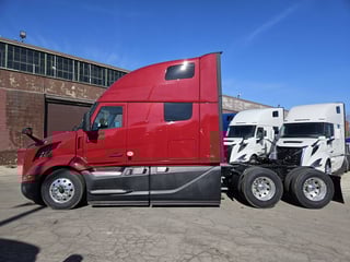 Slide images of 2025 VOLVO VNL64T860