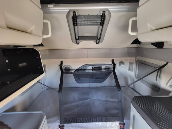 Slide images of 2025 VOLVO VNL64T860