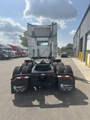 Slide images of Tandem Axle Day Cab Rentals 