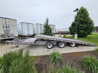 Slide images of 373RT Recovery Trailer 2023 CROSS COUNTRY