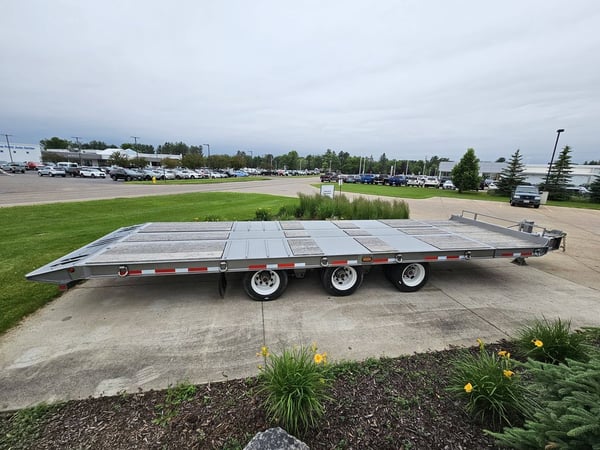 Slide images of 373RT Recovery Trailer 2023 CROSS COUNTRY