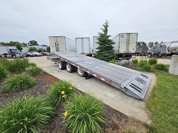 Slide images of 373RT Recovery Trailer 2023 CROSS COUNTRY
