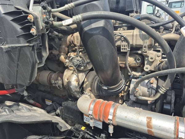 Slide images of 2023 FREIGHTLINER CASCADIA