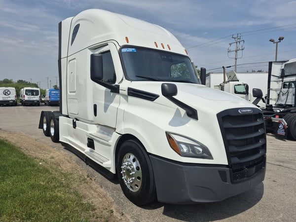 Slide images of 2023 FREIGHTLINER CASCADIA