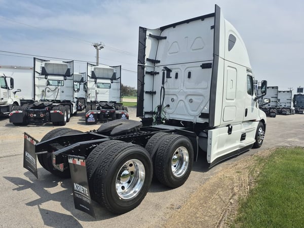 Slide images of 2023 FREIGHTLINER CASCADIA