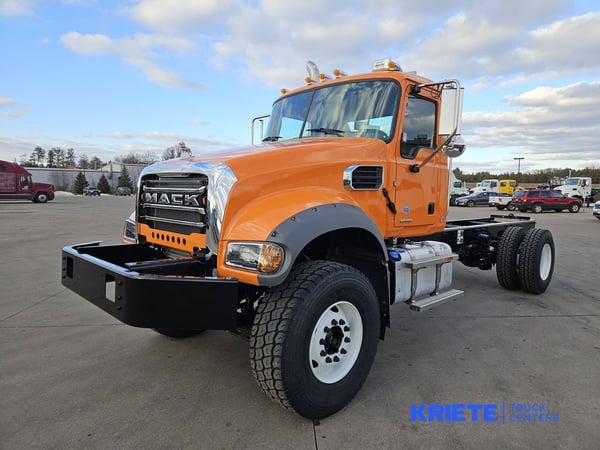 Slide images of 2025 MACK GR42F
