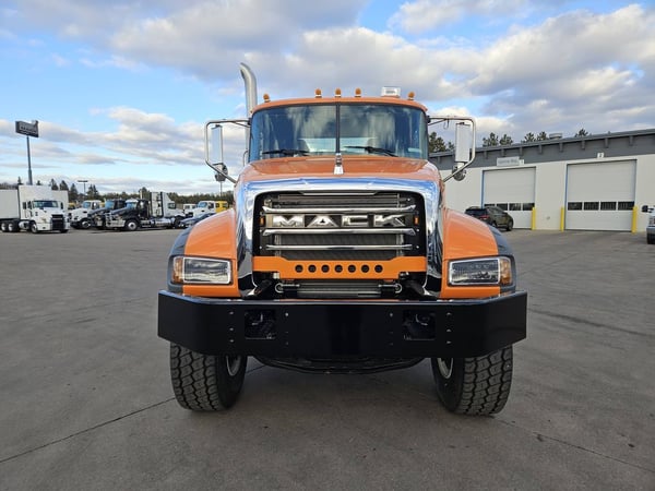 Slide images of 2025 MACK GR42F