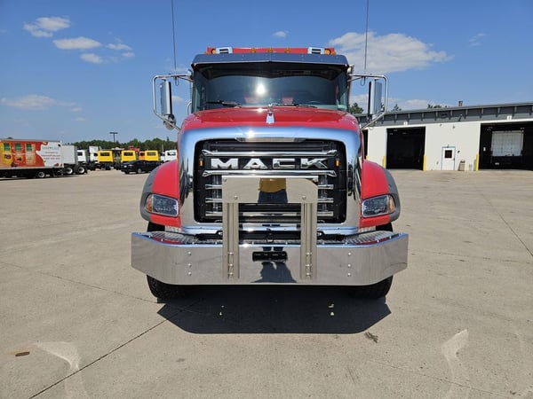 Slide images of 2026 MACK GR104B