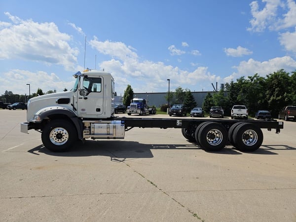 Slide images of 2026 MACK GR64B