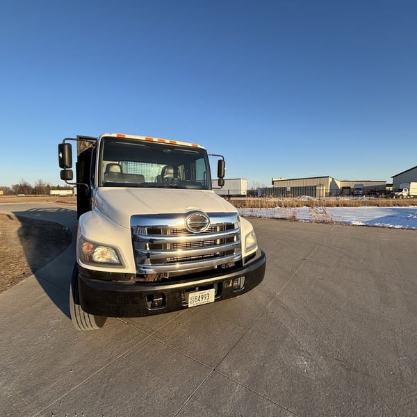 Slide images of 2014 HINO 268A