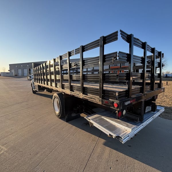 Slide images of 2014 HINO 268A