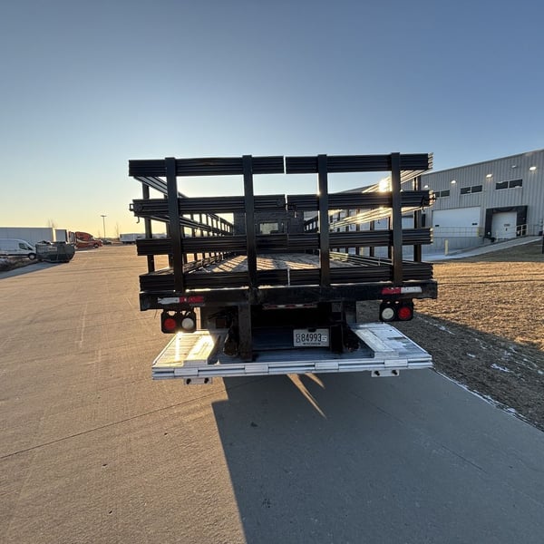 Slide images of 2014 HINO 268A