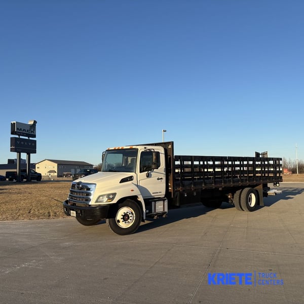 Slide images of 2014 HINO 268A