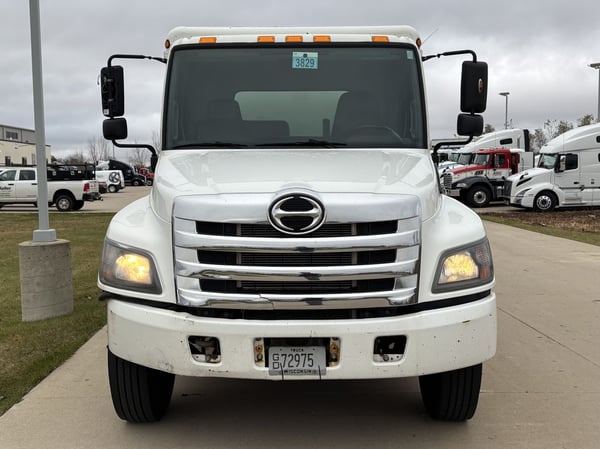 Slide images of 2017 HINO 268