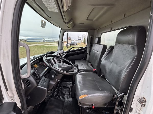 Slide images of 2017 HINO 268