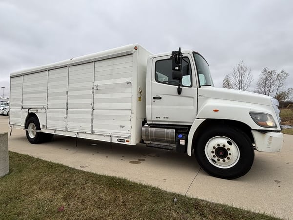 Slide images of 2017 HINO 268