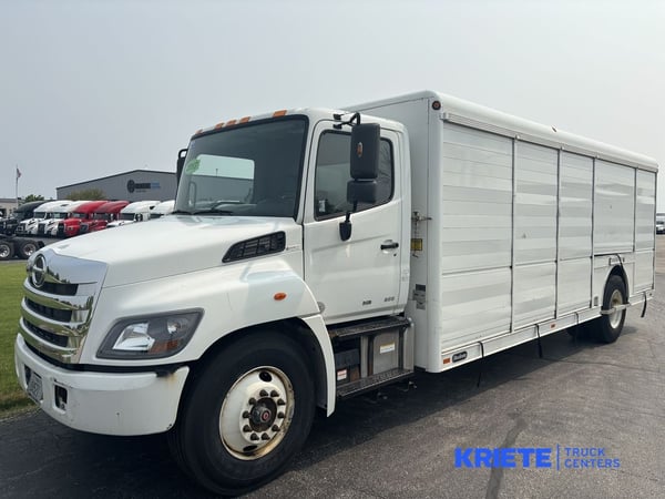 Slide images of 2017 HINO 268