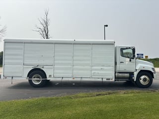 Slide images of 2017 HINO 268