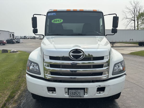 Slide images of 2017 HINO 268
