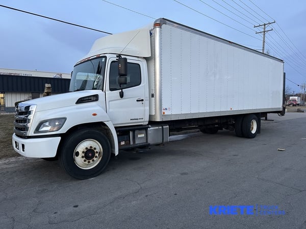 Slide images of 2017 HINO 338