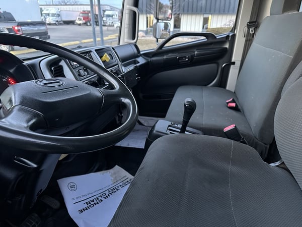 Slide images of 2017 HINO 338