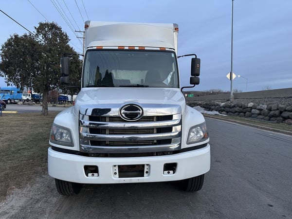 Slide images of 2017 HINO 338