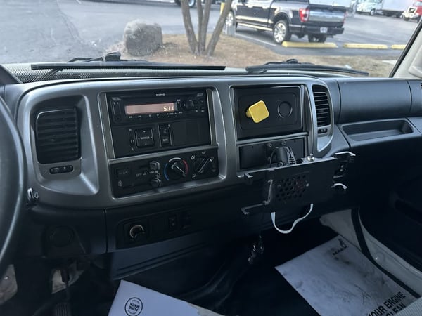 Slide images of 2017 HINO 338