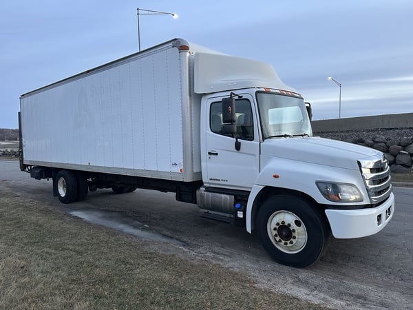 Slide images of 2017 HINO 338
