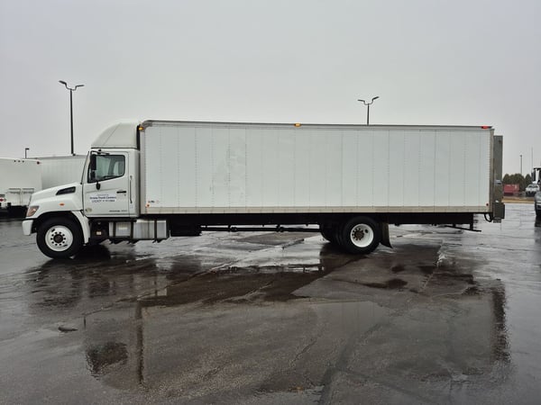 Slide images of 2019 HINO 338