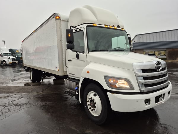 Slide images of 2019 HINO 338