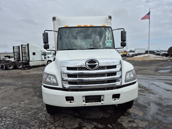 Slide images of 2019 HINO 338