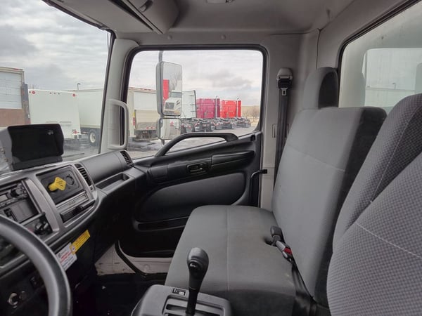 Slide images of 2019 HINO 338